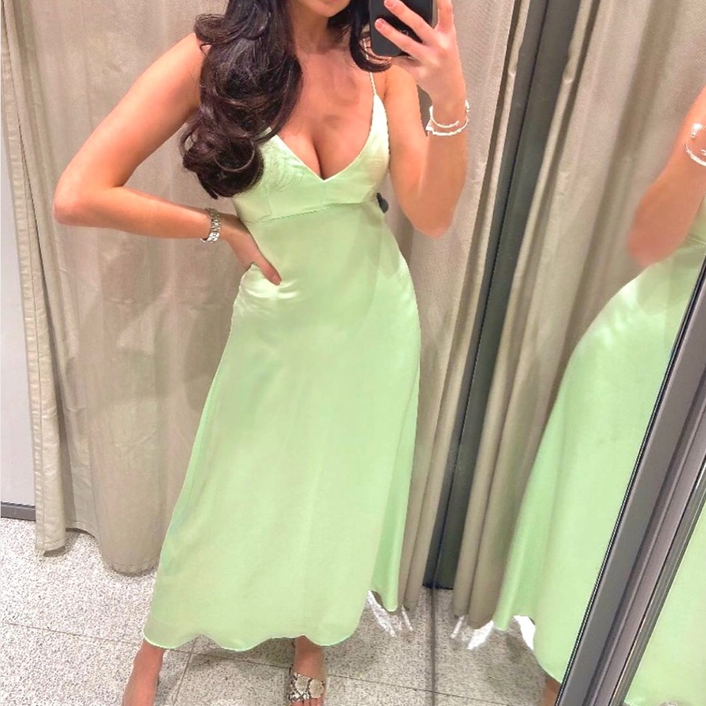 💚HP🎉NWT Zara Light Green Satin Cutout Slip Dress - Picture 9 of 11